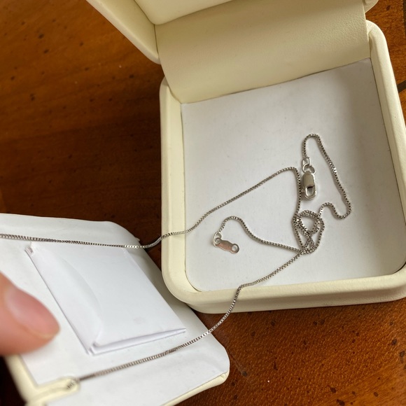 Jared Heart/ Pearl two toned necklace💕 - Picture 7 of 8